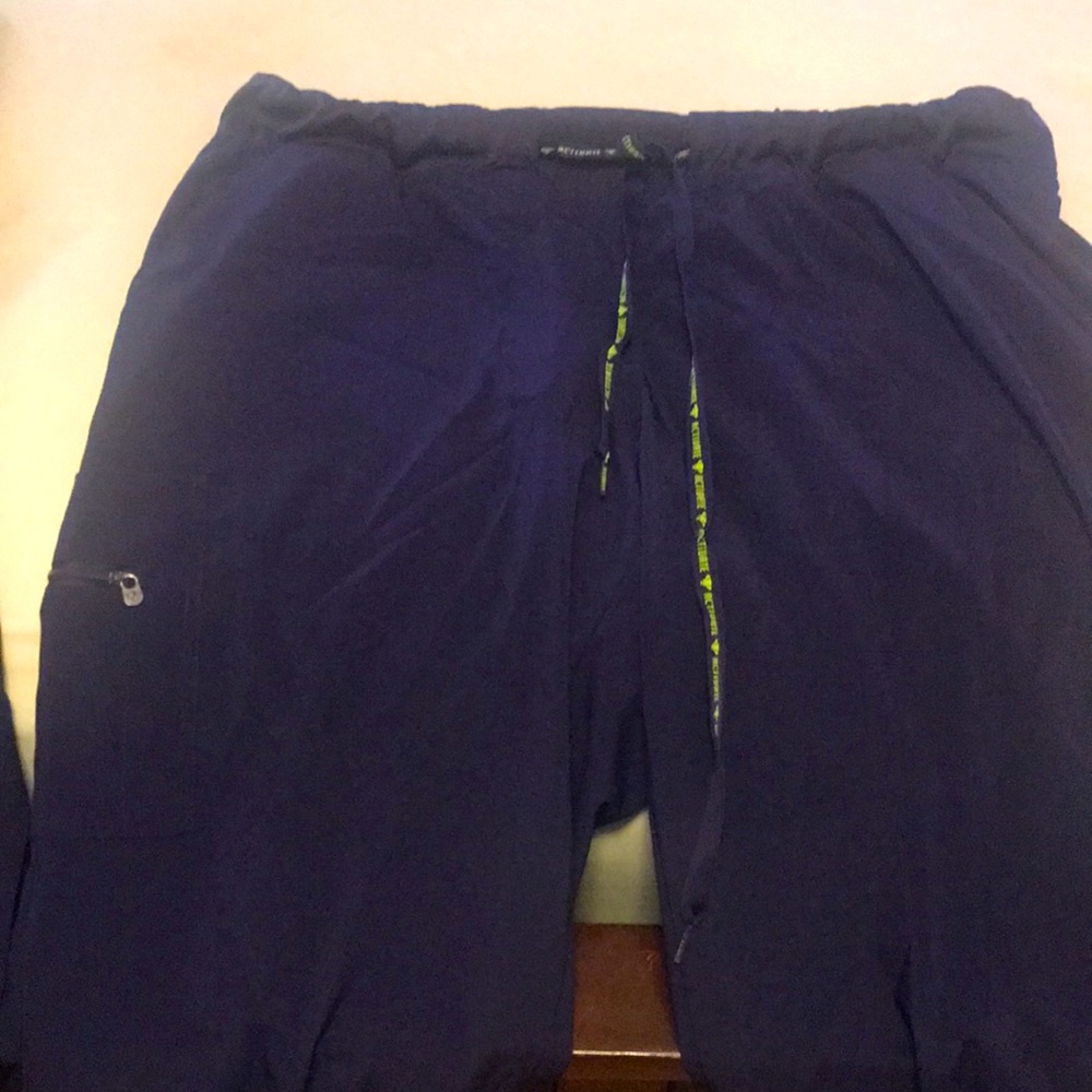 Purple scrub set. Great condition! Med couture
